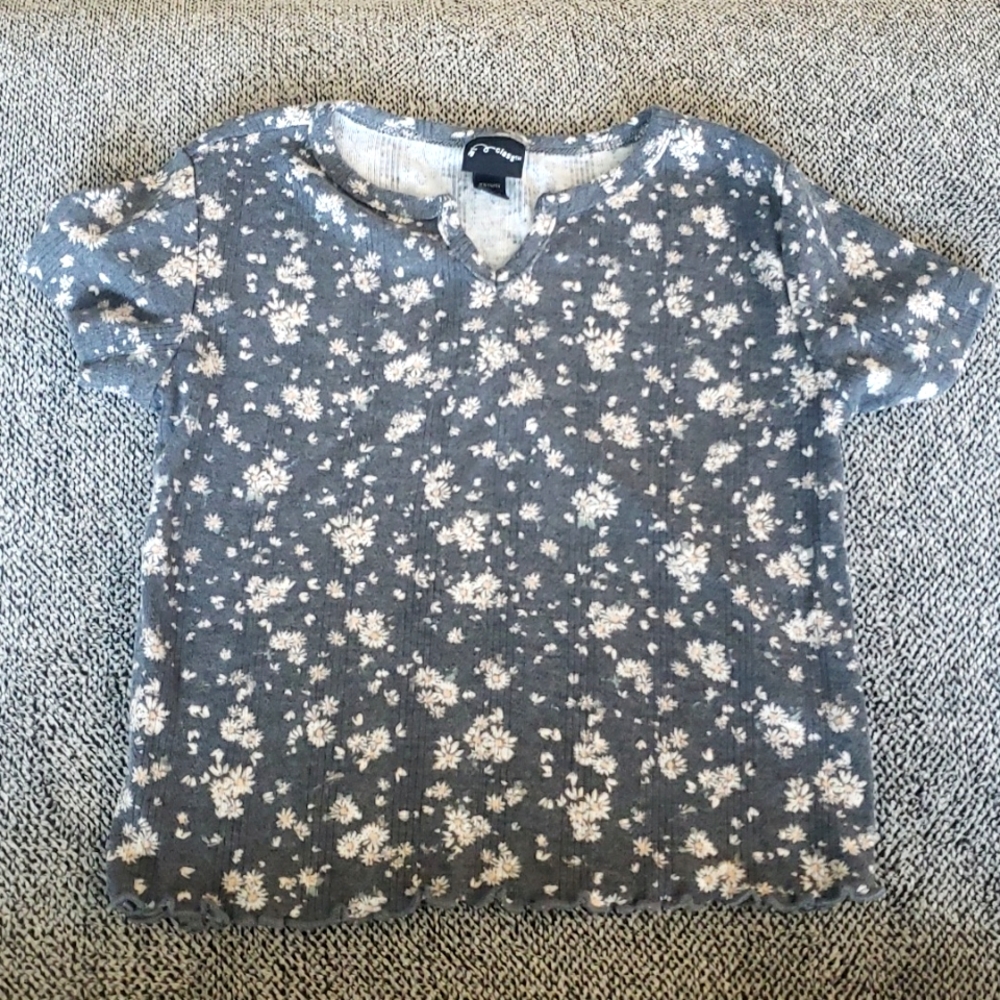 Girls size 4/5 tee shirt